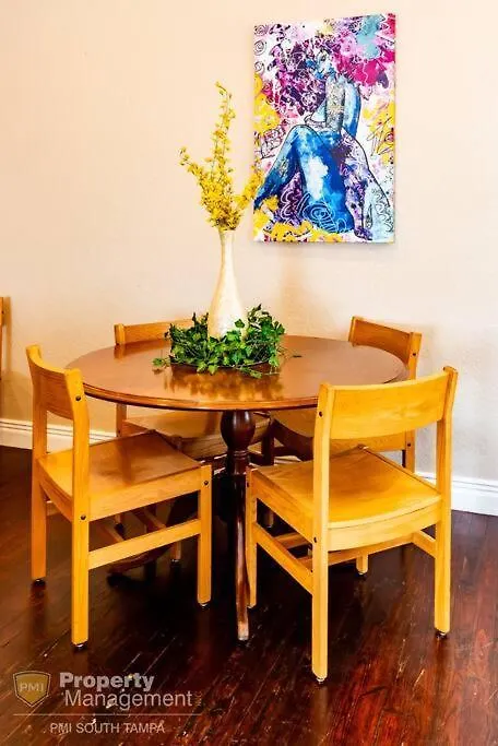 Breakfast Club - U Of Tampa Flat In N Hyde Park Appartement